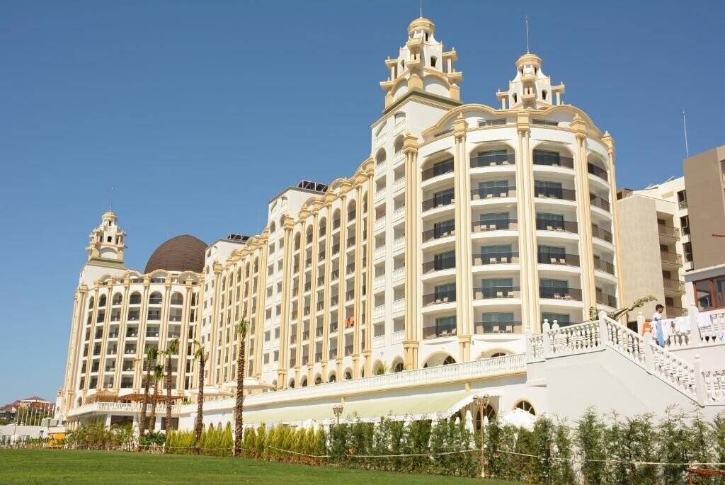 Готель J'Adore Deluxe Hotel & SPA 5*