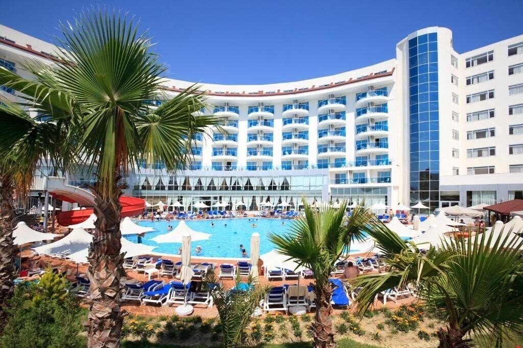 Готель Narcia Resort 5*