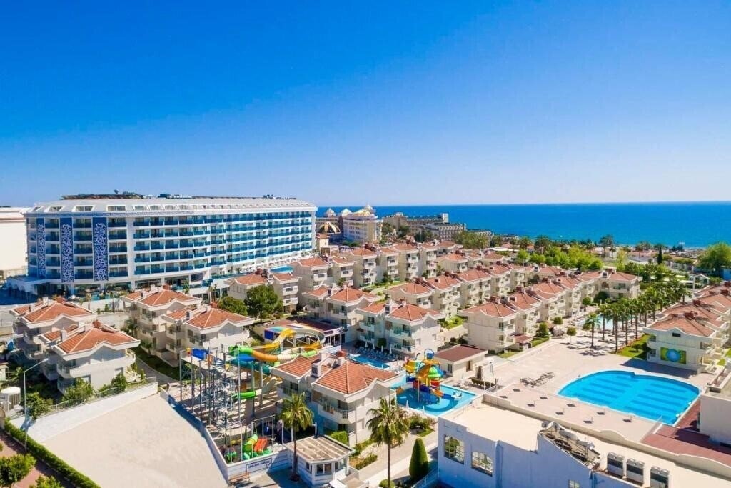 Готель Dream World Hill 5*