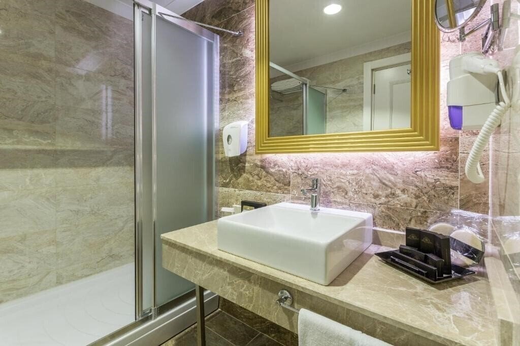 Фото Mary Hotel Side 5*