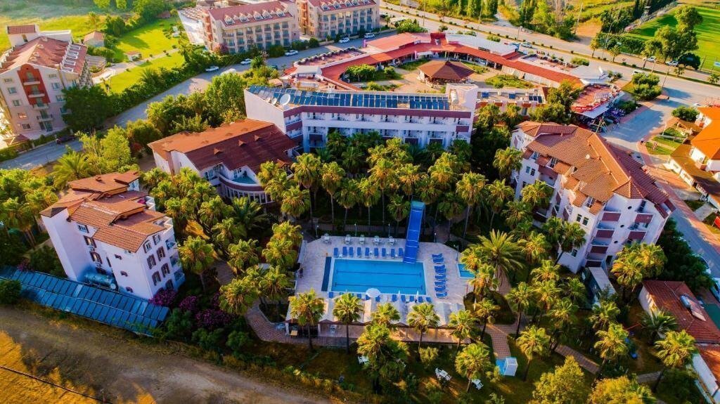 Готель Nergos Garden 4*
