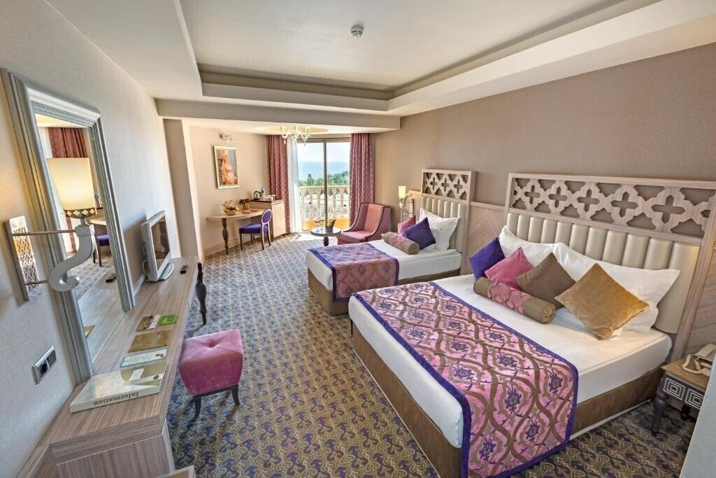 Фото Royal Alhambra Palace 5*