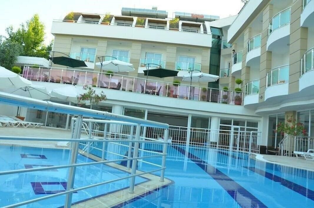 Готель Life Elite Hotel 3*