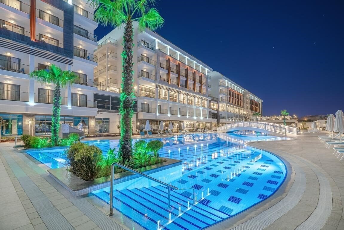 Отель Diamond De Luxe Hotel & Spa 5*