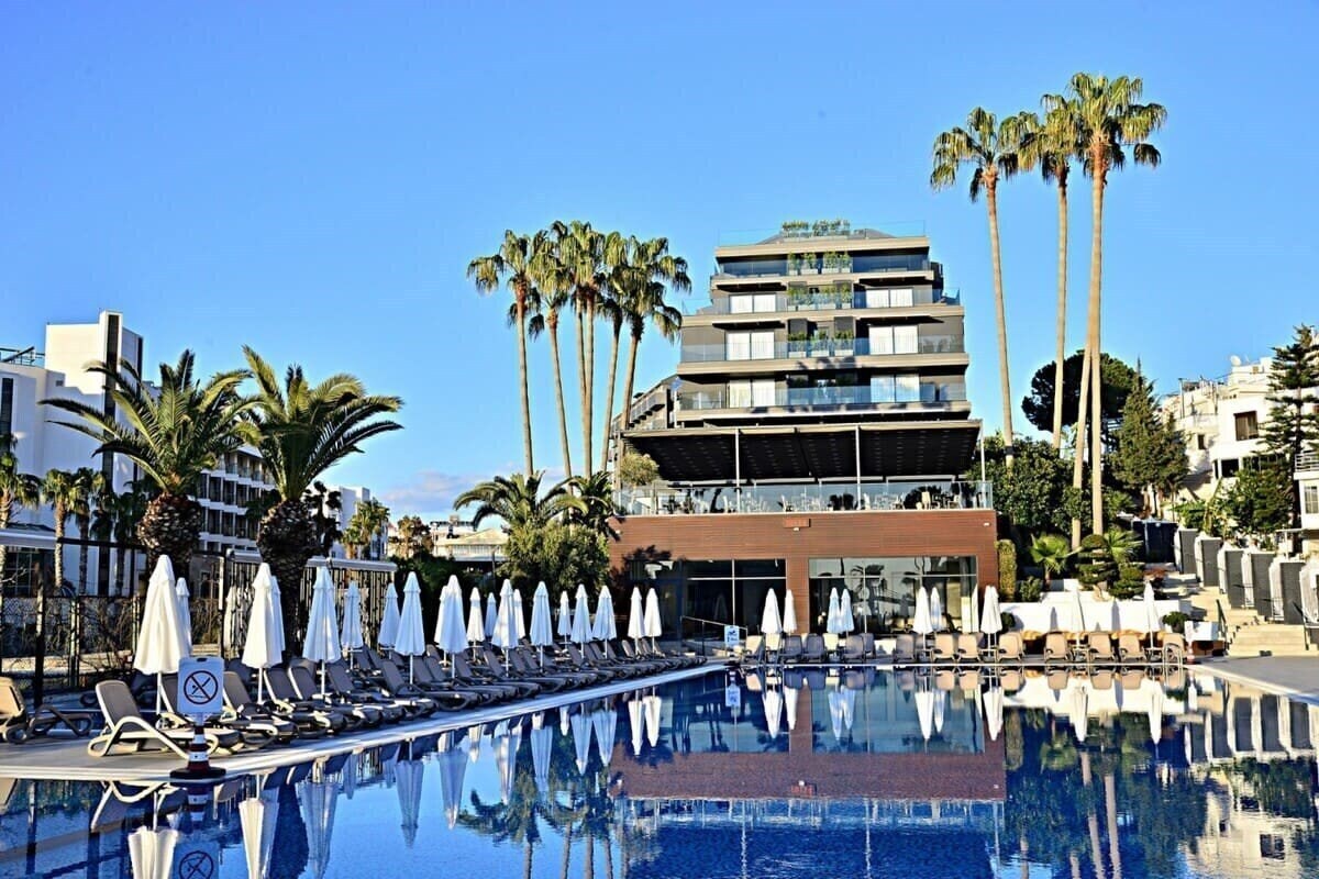 Отель Hotel Thalia Unique (ex. Thalia Unique Hotel, Thalia Beach Resort) 4*