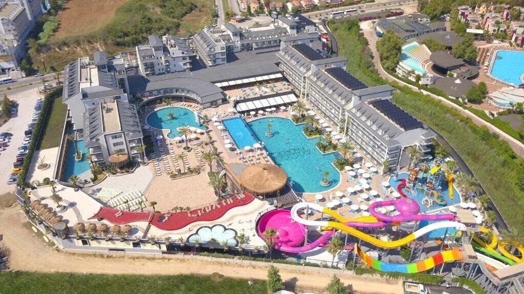Отель Dream World Palace 5*