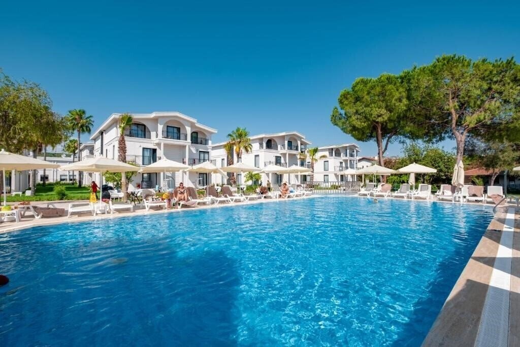 Отель La Benata Hotel 5*