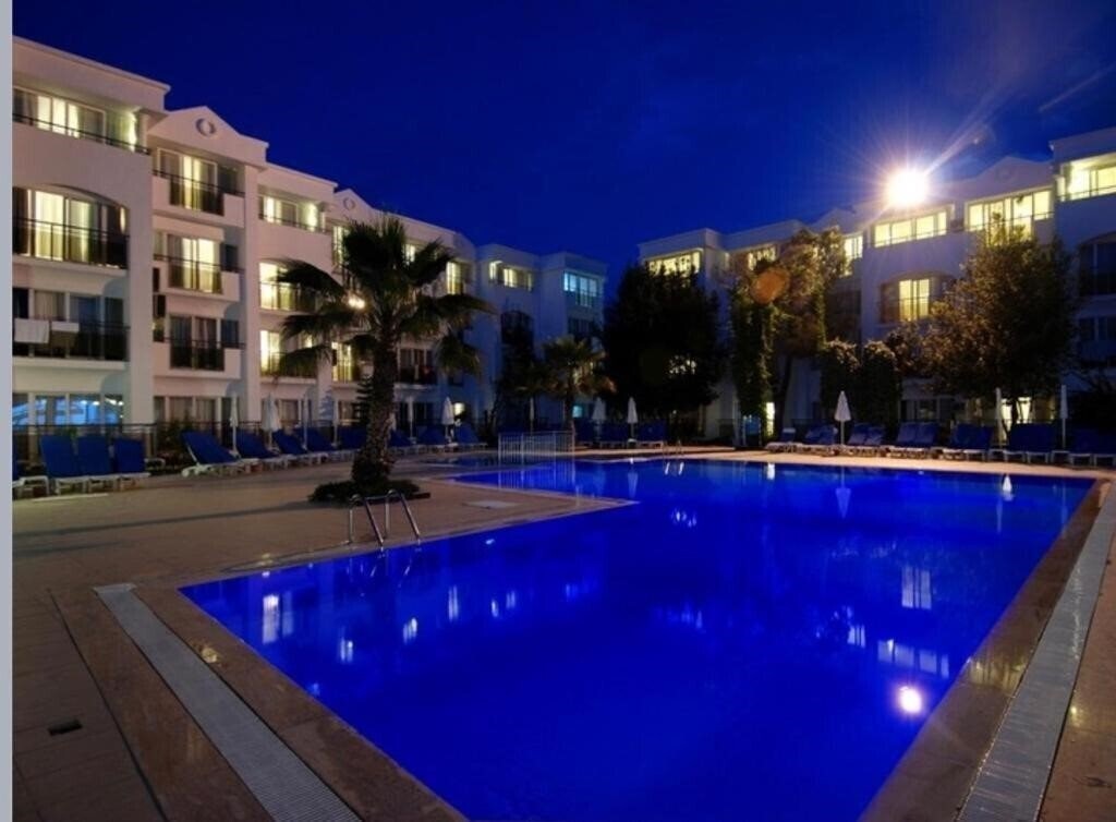 Фотографія Luca Beach Hotel 4*