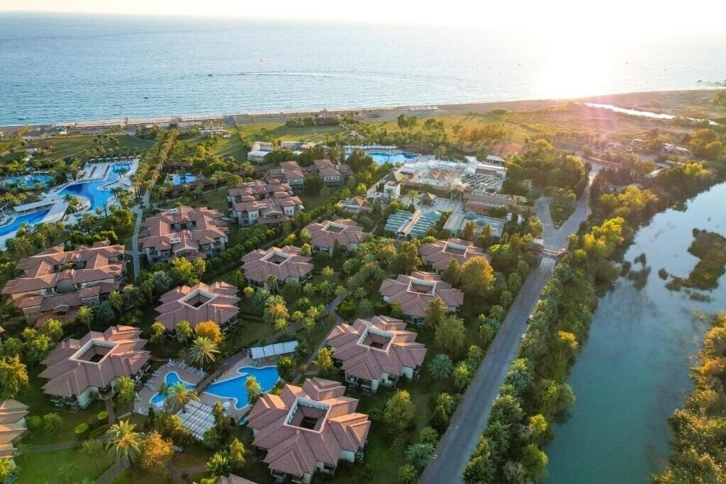 Готель Felicia Village 5*
