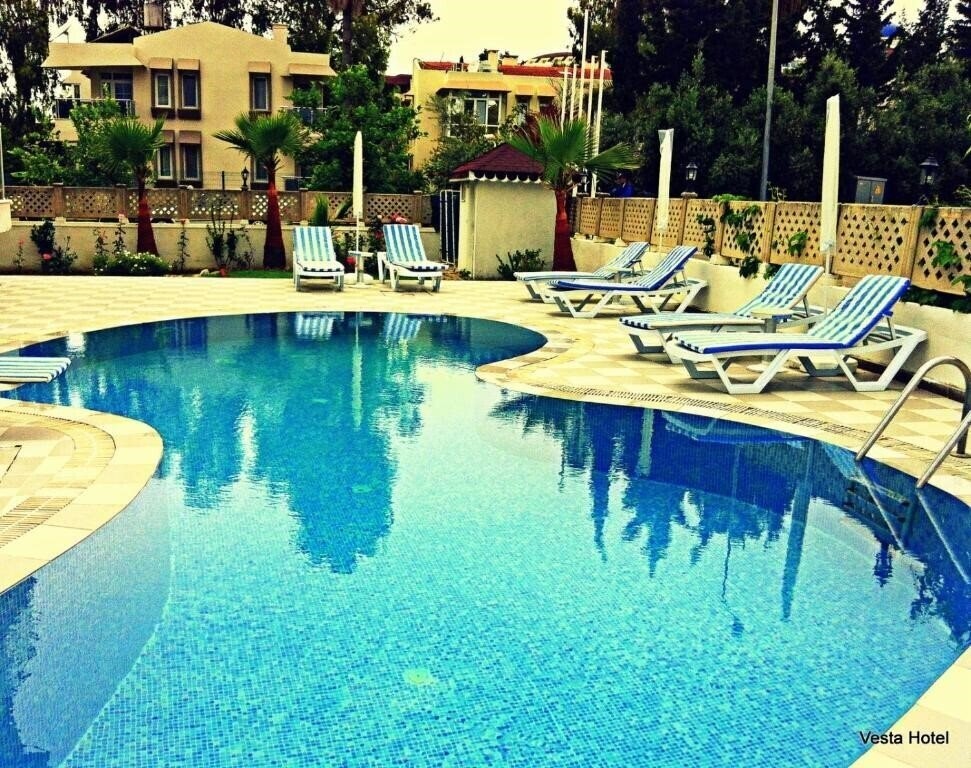 Готель Vesta Hotel 3*
