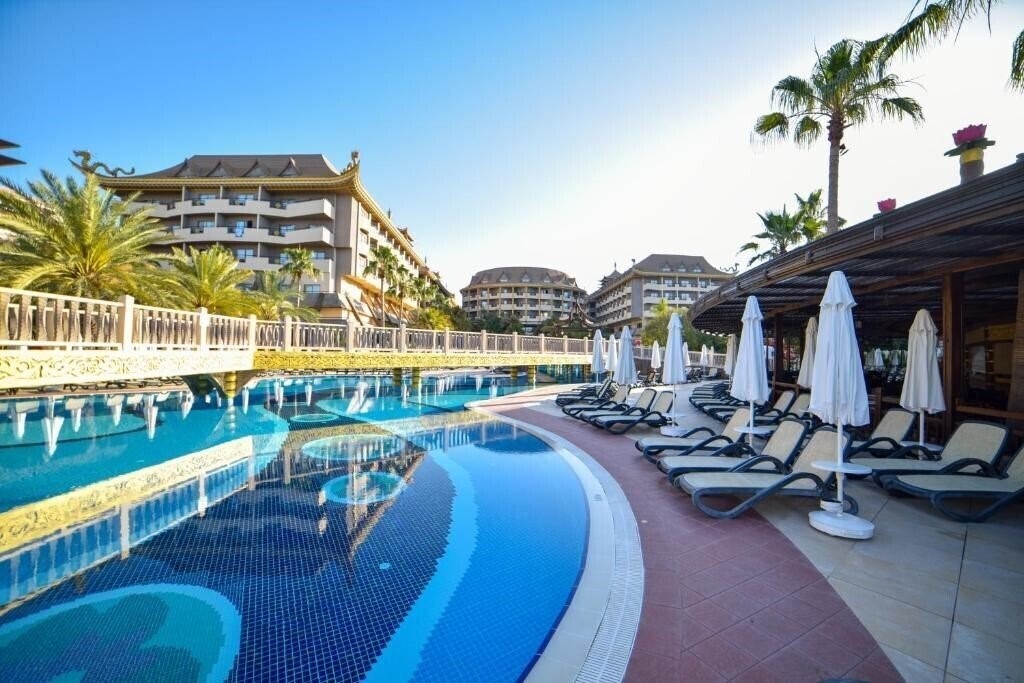 Фотография Royal Dragon Hotel 5*