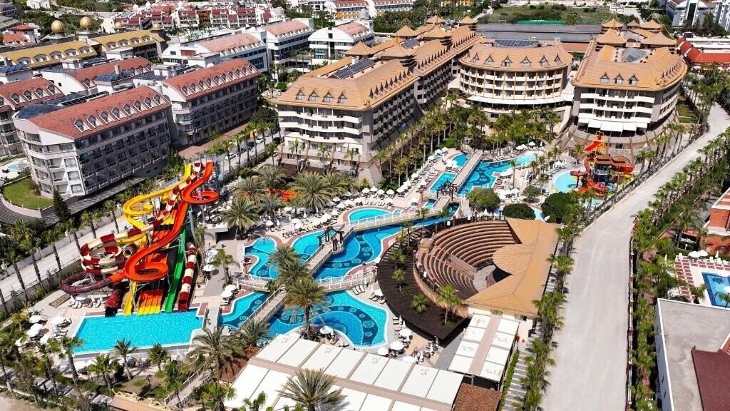 Картинка Royal Dragon Hotel 5*