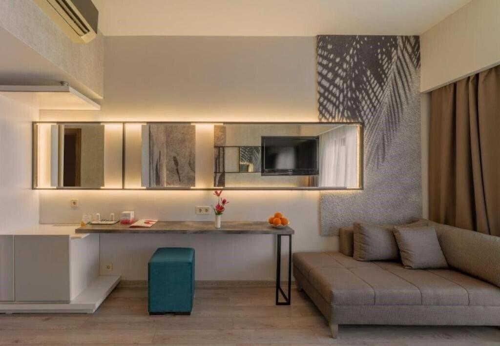 Фотография Club Hotel Turan Prince World 5*