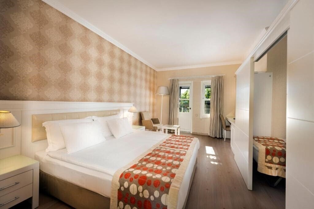 Готель Club Nena 5*