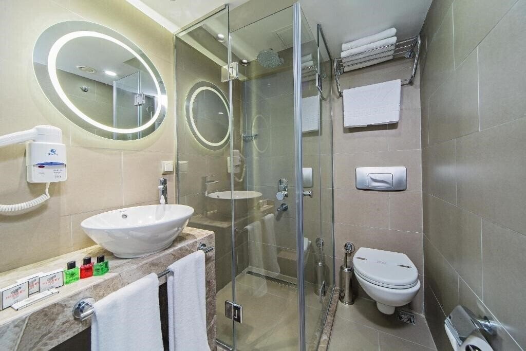 Фото History Hotel 3*