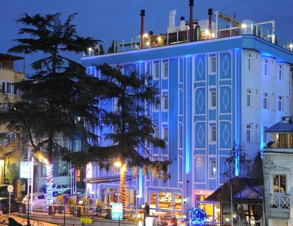 Готель Blue House Hotel & Rooftop 3*