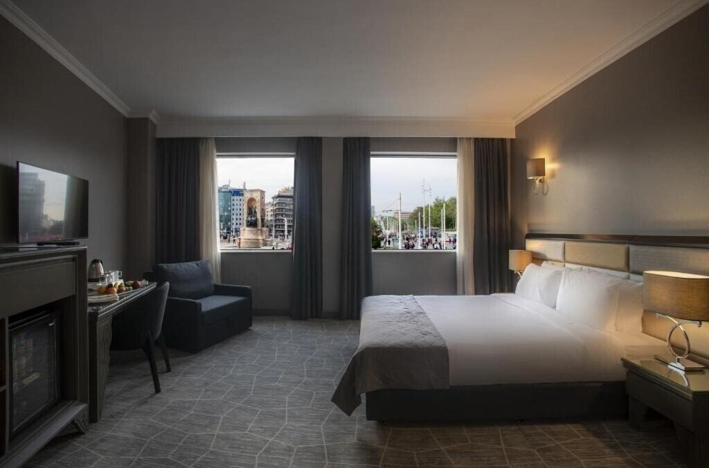 Отель Taksim Square Hotel 4*