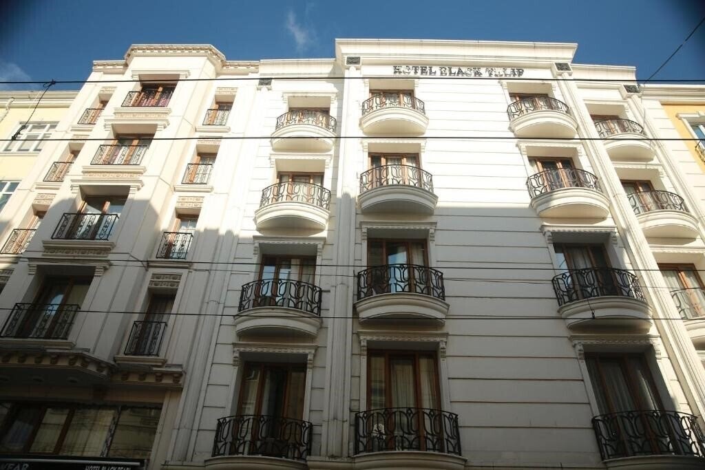 Отель Black Tulip Hotel 4*