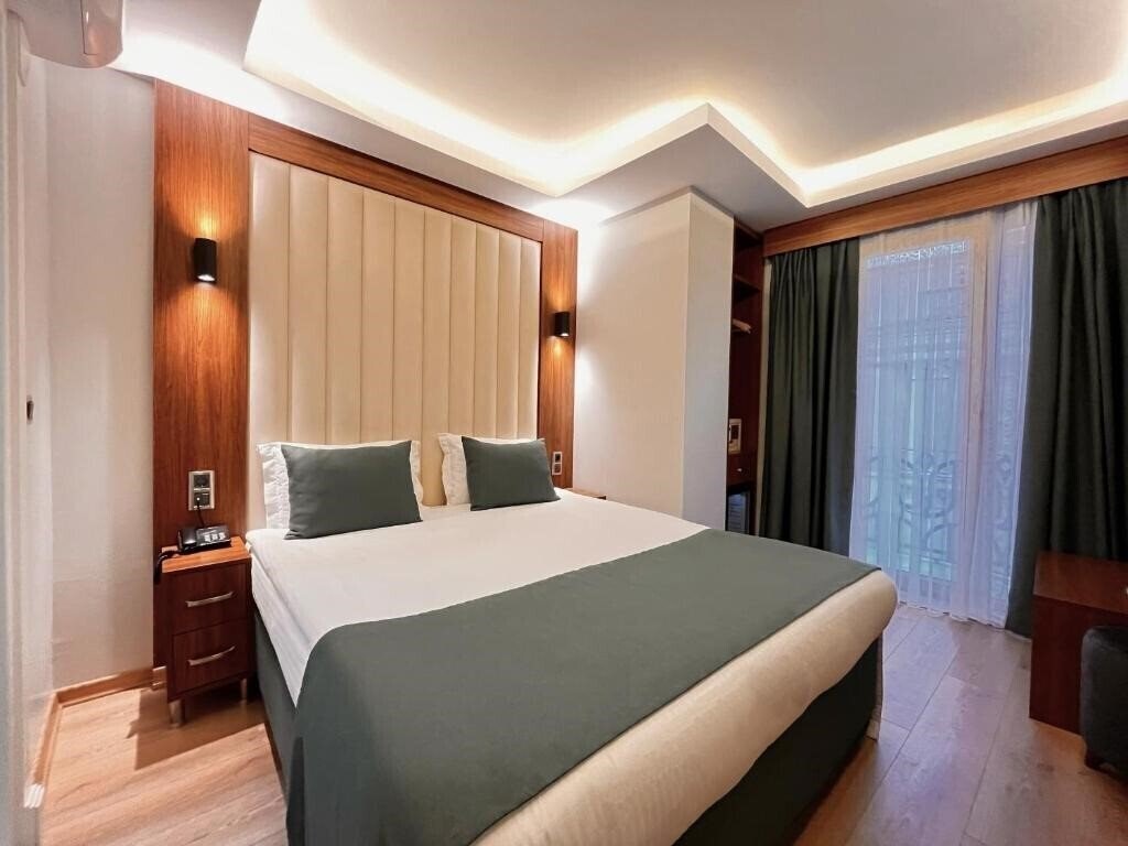 Фото Black Tulip Hotel 4*