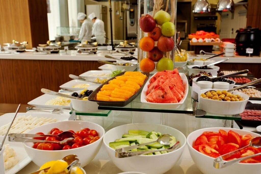 Готель Crowne Plaza Harbiye 5*