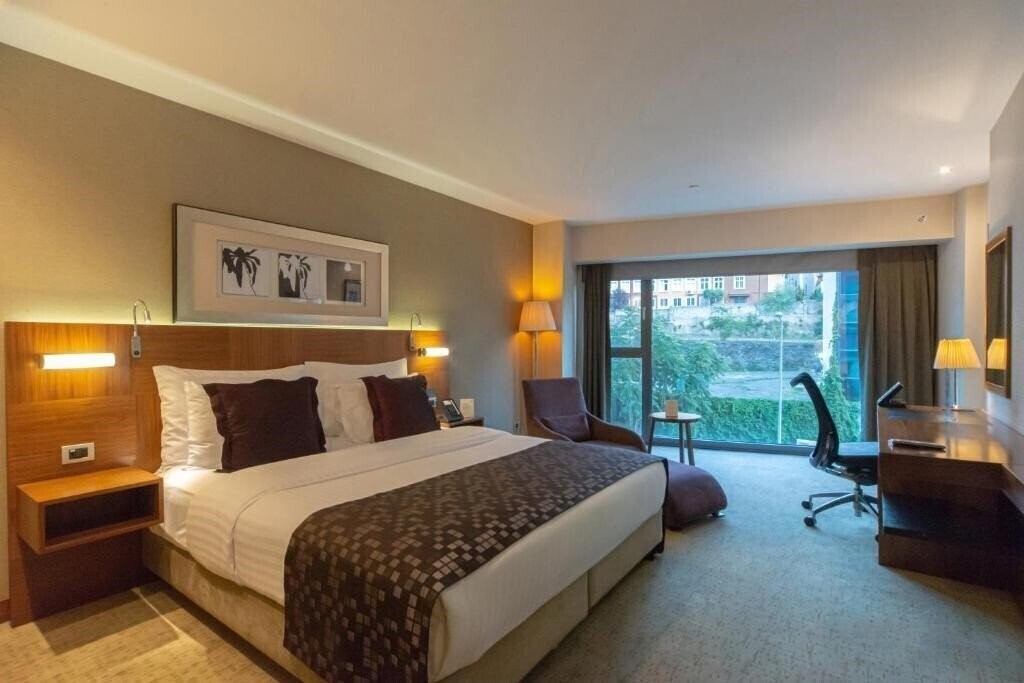 Фото Crowne Plaza Harbiye 5*