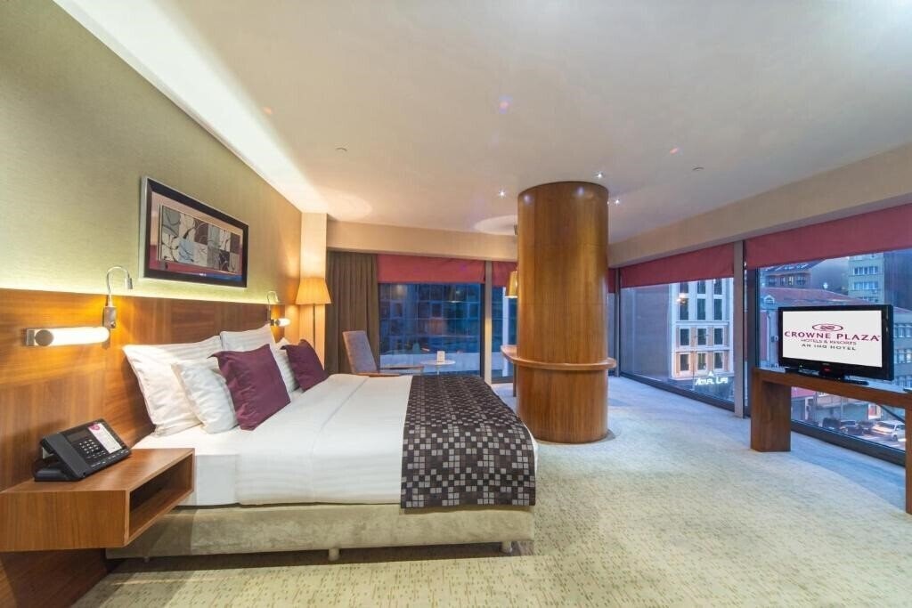 Фото Crowne Plaza Harbiye 5*