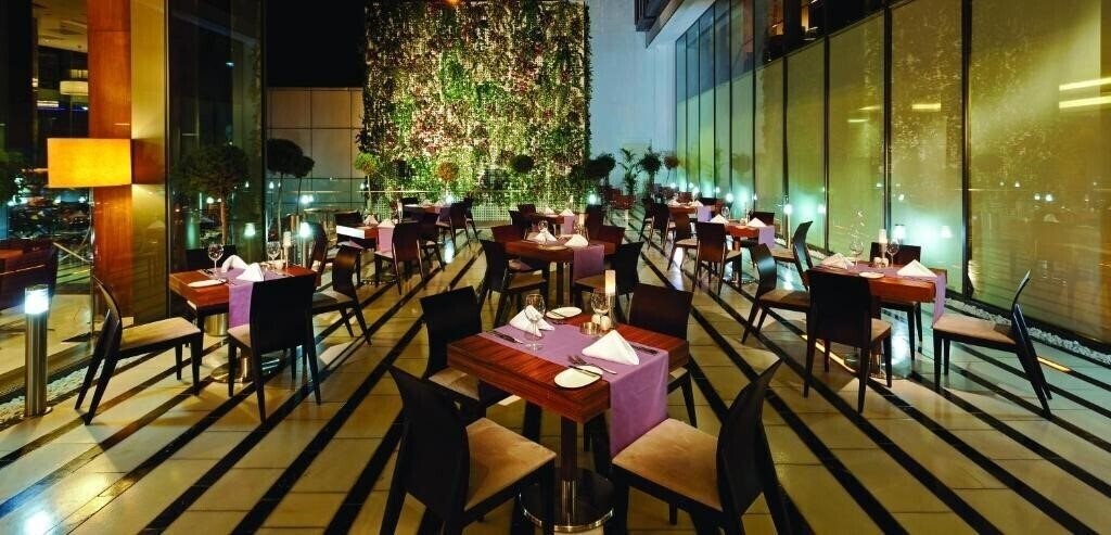 Фотографія Crowne Plaza Harbiye 5*