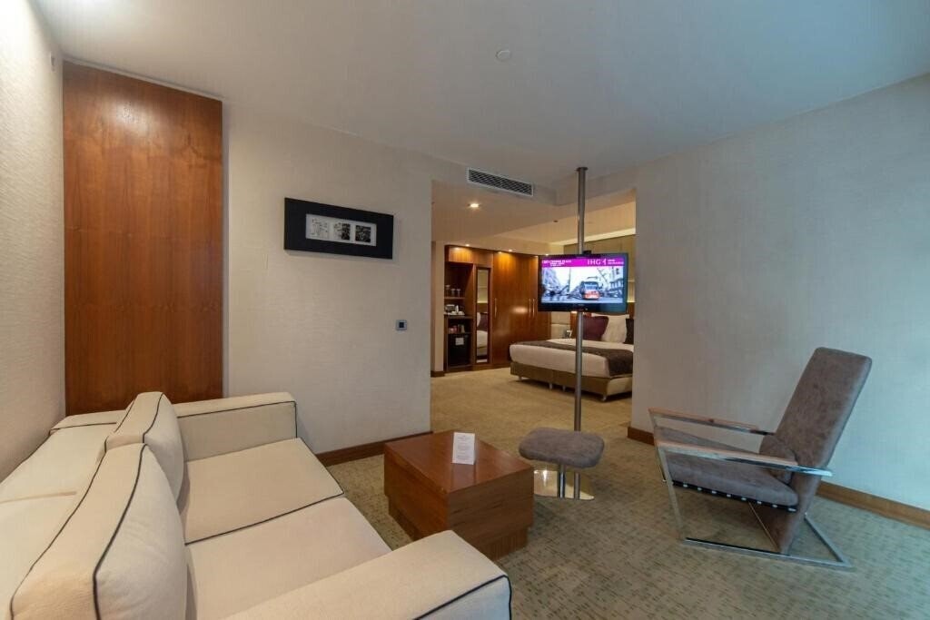 Картинка Crowne Plaza Harbiye 5*