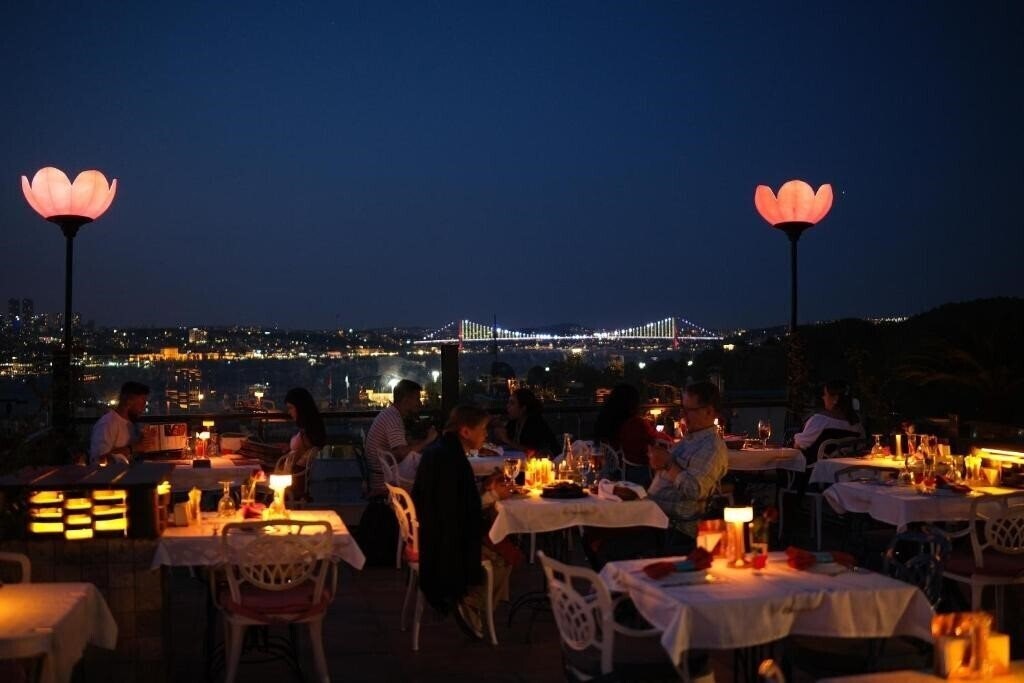 Фото Raymond Hotel 3*