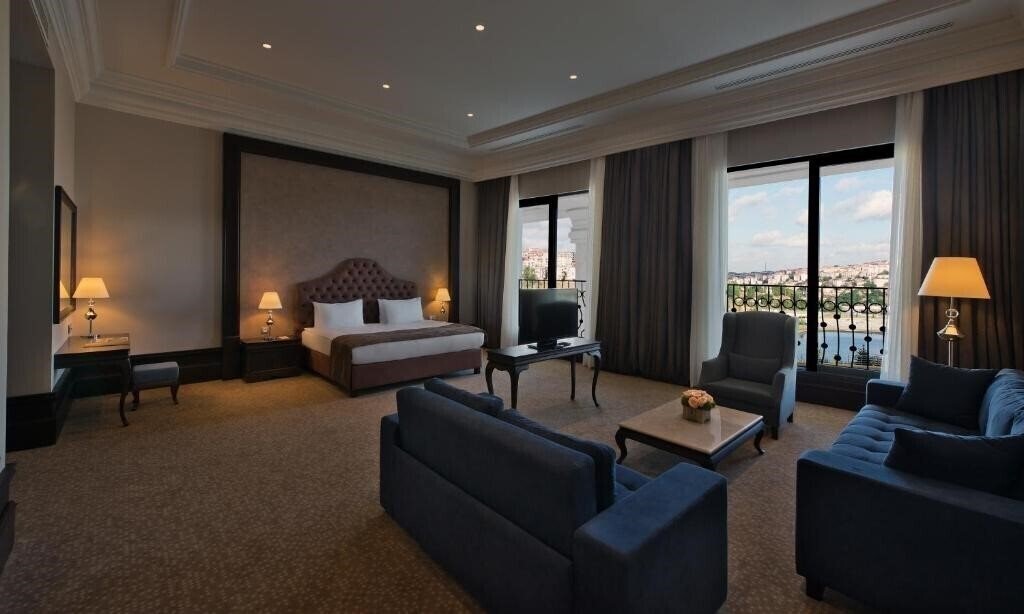 Фото Vialand Palace Hotel 5*
