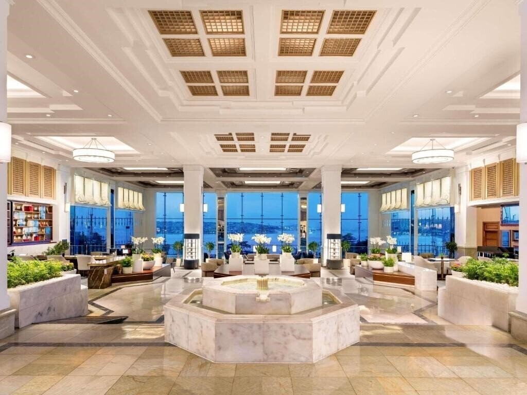 Готель Swissotel The Bosphorus 5*