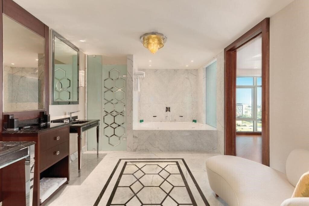 Фотография Wyndham Grand Istanbul Europe 5*