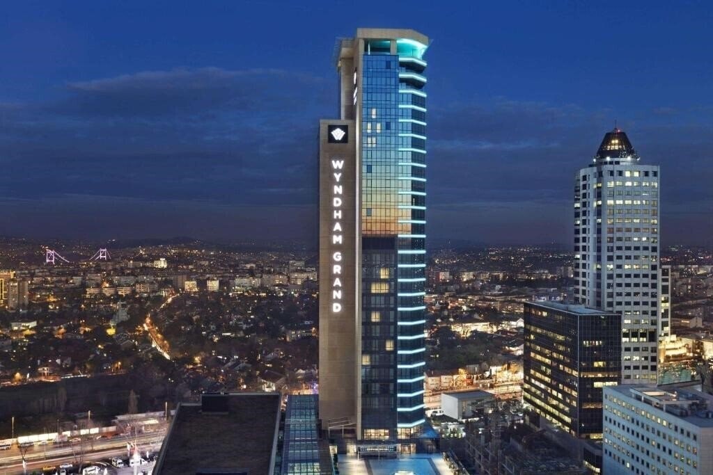 Готель Wyndham Grand Istanbul Levent 5*