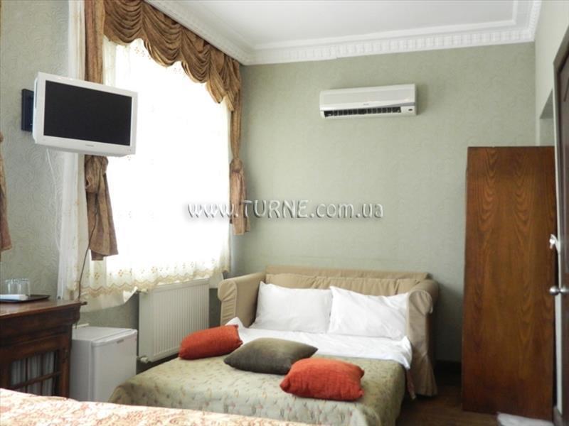 Готель Apricot Hotel 2*