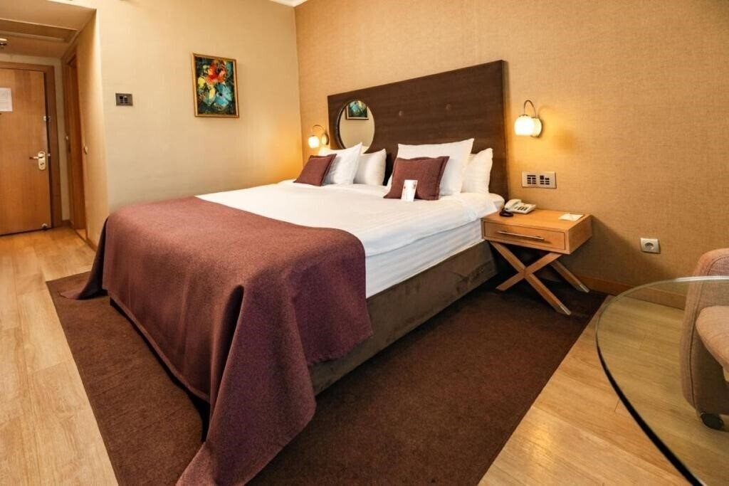 Фото Wow Airport Hotel 4*