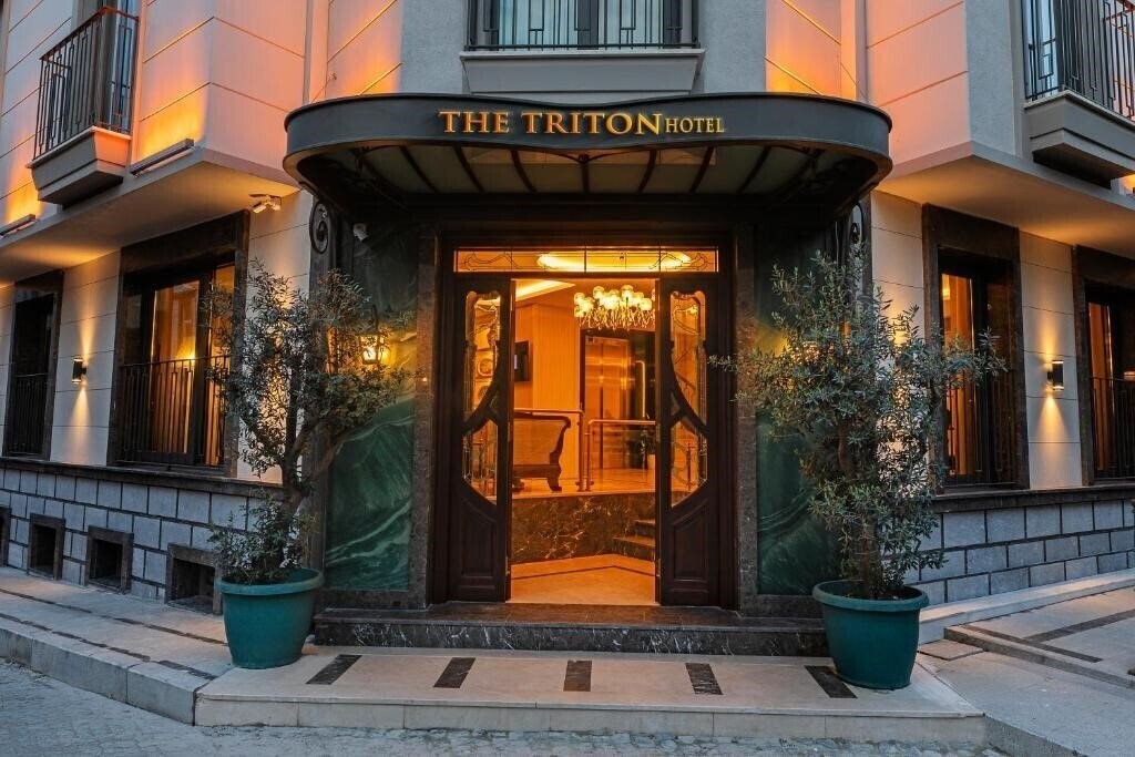 Отель Triton Hotel (ex. Azade Hotel, Best Western Obelisk) 4*