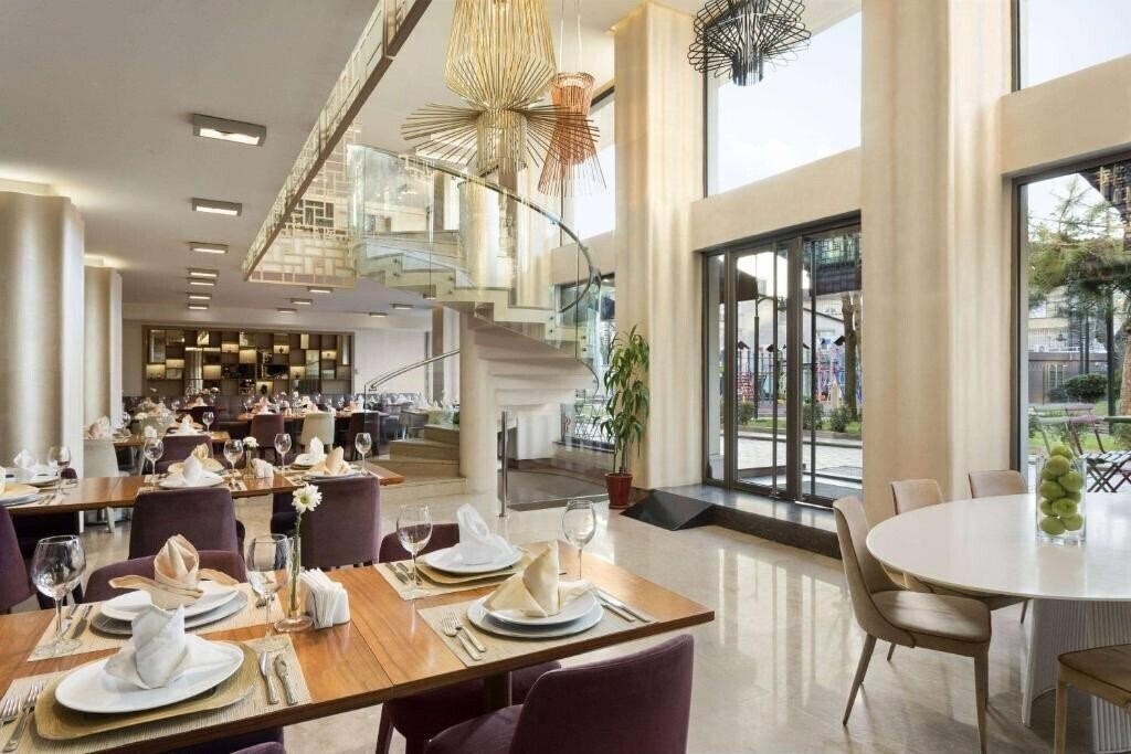 Фото Ramada Istanbul Grand Bazaar 4*