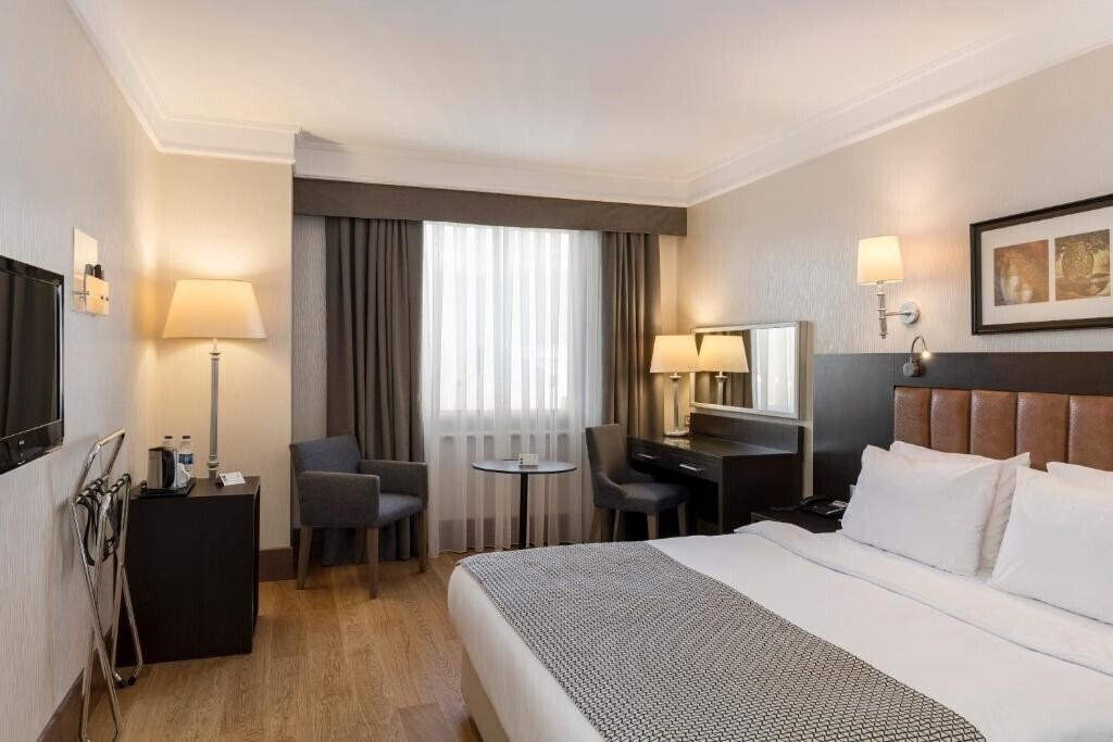 Фото Holiday Inn Istanbul Old City by IHG (ex. Senator, Best Western Premier Senator Hotel) 4*