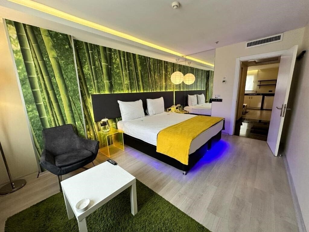 Отель Tempo Suites Airport 4*