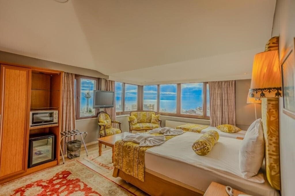 Фото Hotel Tashkonak Istanbul 3*