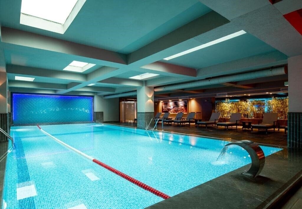 Фото Titanic Business Hotel Europe 5*
