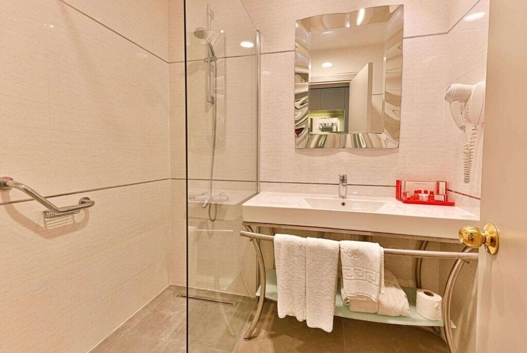 Зображення Ramada Hotel & Suite Atakoy 5*