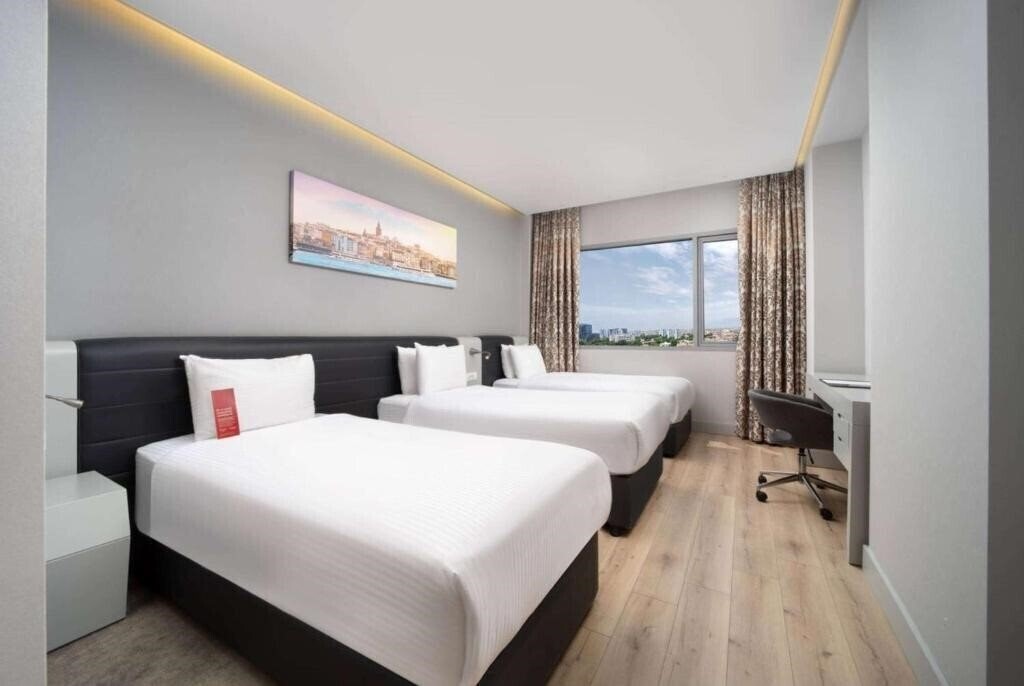 Фото Ramada Plaza by Wyndham Istanbul Atakoy 5*