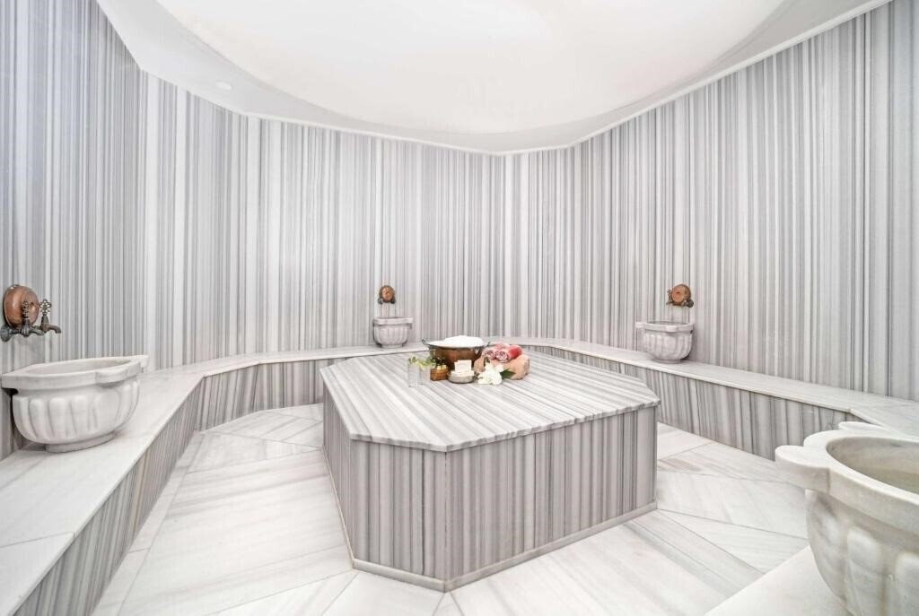 Фотография Ramada Plaza by Wyndham Istanbul Atakoy 5*