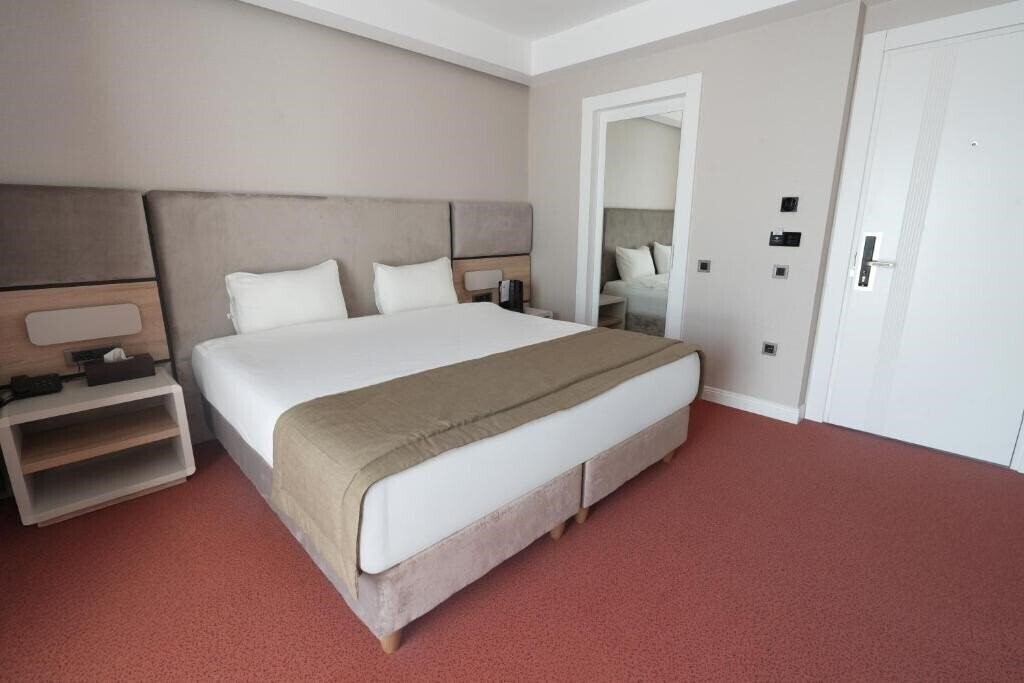 Готель Berjer Hotel 4*