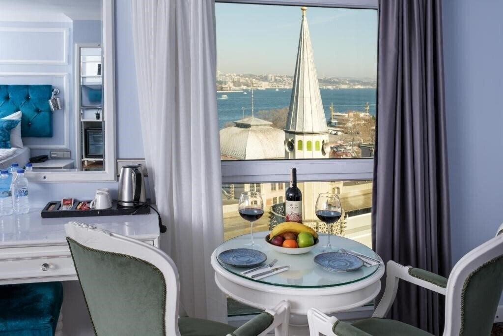 Готель Glamour Hotel 4*