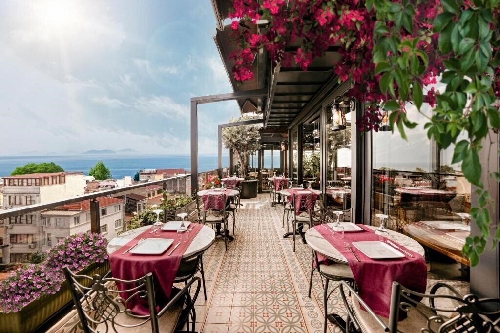 Отель Skalion Hotel & Spa 4*