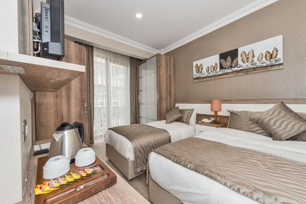 Готель Alphonse Hotel 3*