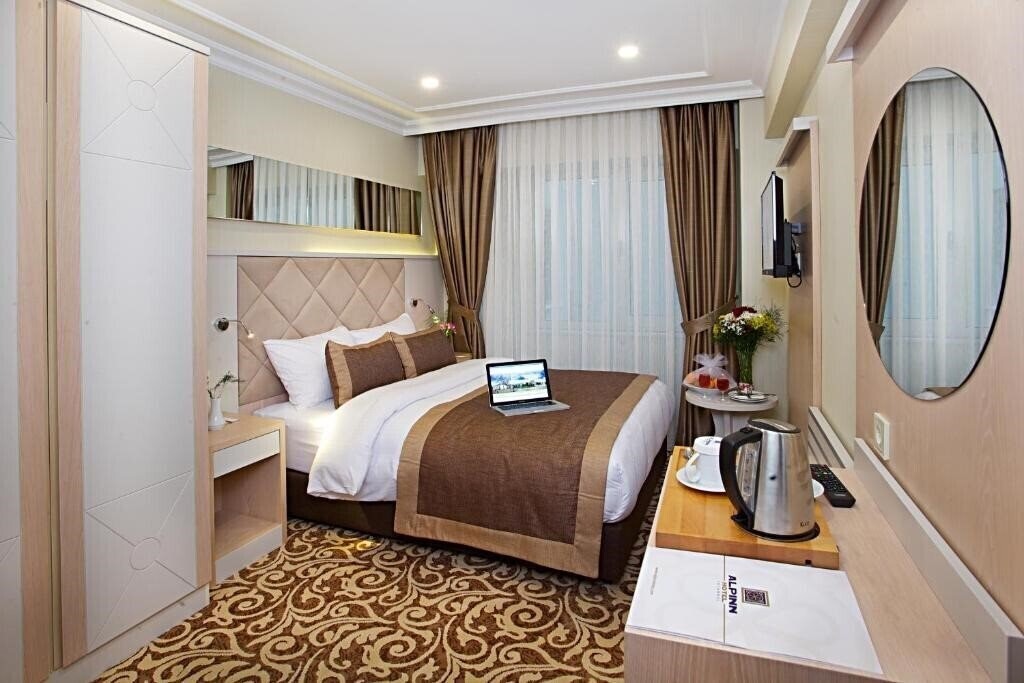 Готель Alpinn Hotel 4*