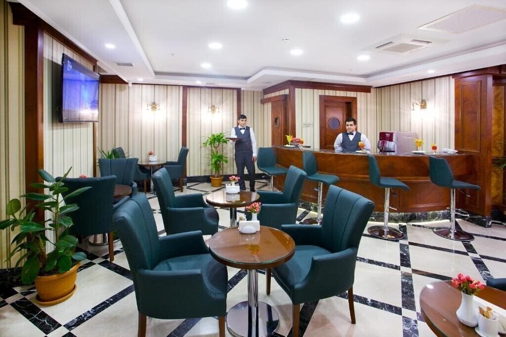 Фото Alpinn Hotel 4*